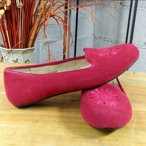 UGG Ansley Flats - Like New!